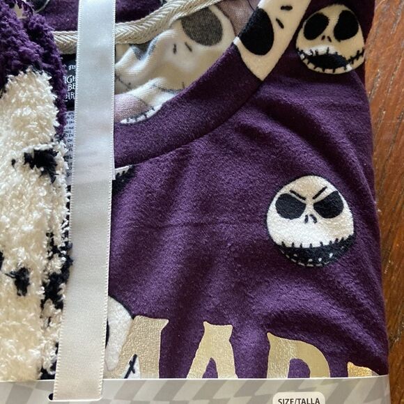 New 3 Piece PJ set The Nightmare before Christmas size s (4-6) - Picture 1 of 7